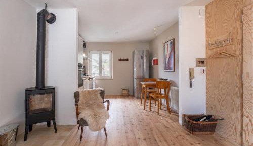 Three-Bedroom Apartment with Balcony