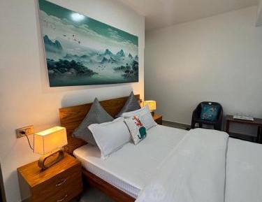 Standard Queen Room
