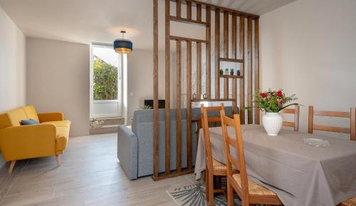 Superior One-Bedroom Apartment