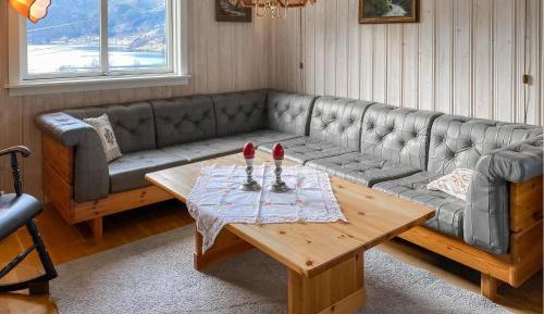 Five-Bedroom Holiday Home