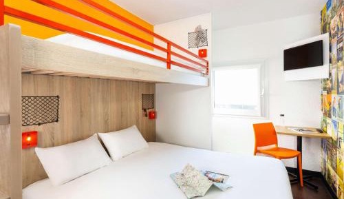 Triple Room with Shared Bathroom