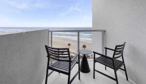Queen Room with Two Queen Beds, Ocean View and Balcony