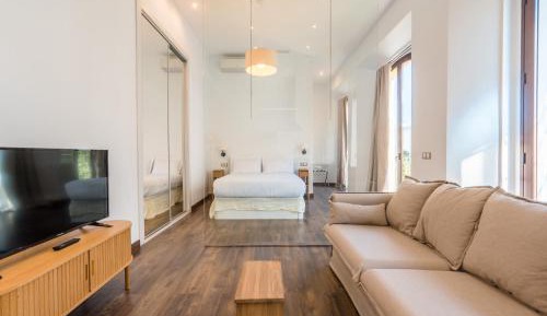 One-Bedroom Apartment with Balcony