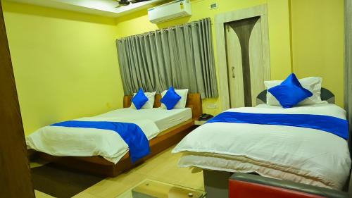 Triple Room with City View