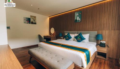 Suite with Mountain View