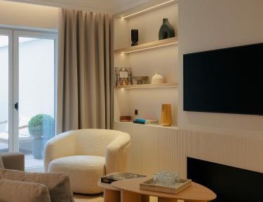 One-Bedroom Apartment with Garden