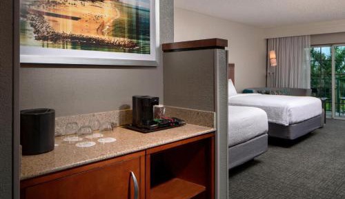 Newly Redesigned!, Larger Guest room, 2 Queen, Sofa bed