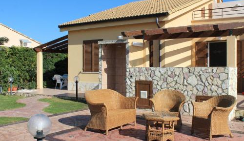 Villa with Garden View