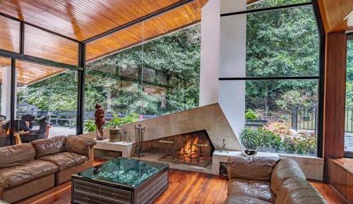 Executive Suite with Jacuzzi, Mountain View - Non Smoking