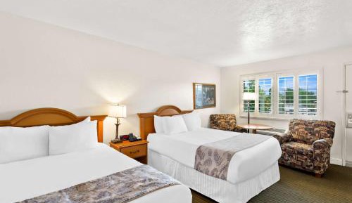 Large Queen Room with Two Queen Beds