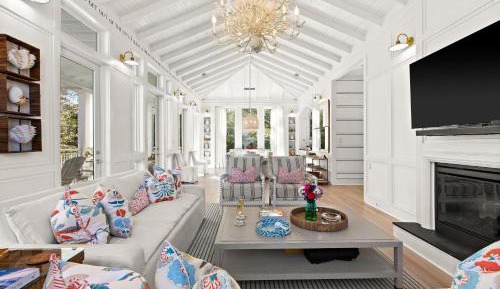 Five-Bedroom Holiday Home