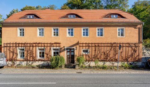 Superior One-Bedroom Apartment