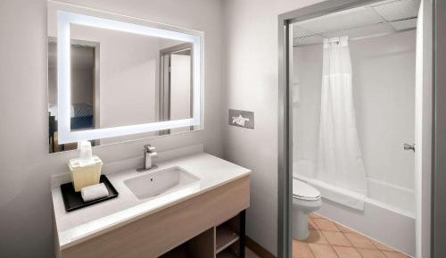 One Room Suite with Two Double Beds - Non Smoking
