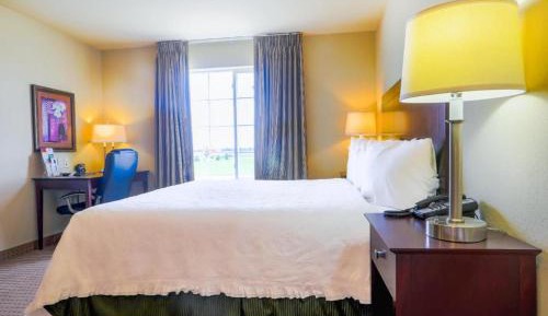 Deluxe Suite with Spa Bath