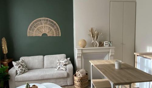 One-Bedroom Deluxe Apartment