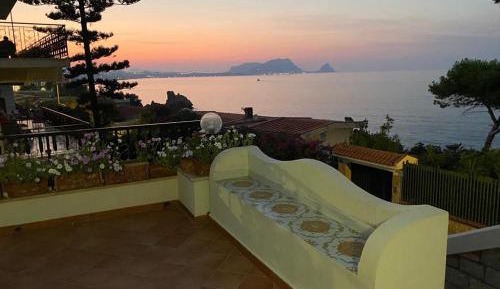 One-Bedroom Apartment with Terrace