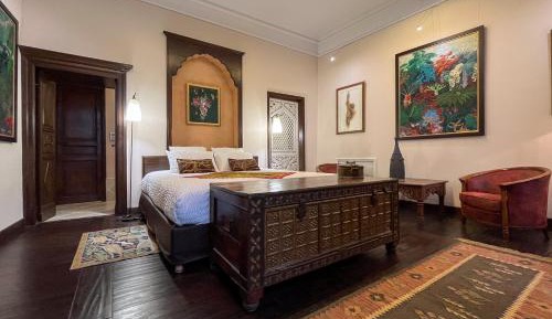 Deluxe Queen Room