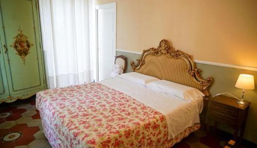 Queen Room with Balcony