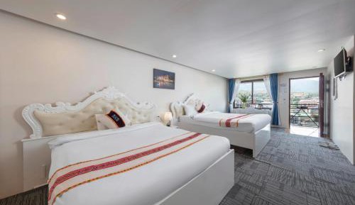 Triple Room with Mountain View