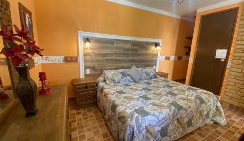 Queen Room with Garden View