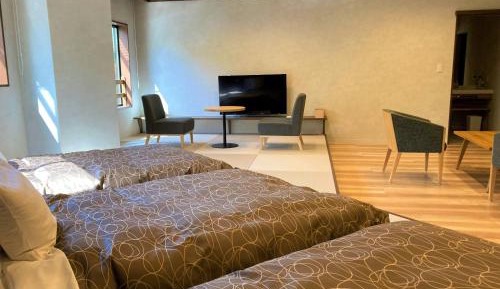 Suite with Hot Tub