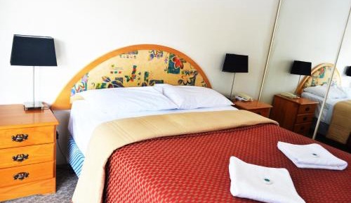 One-Bedroom Apartment with Balcony