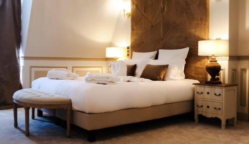 Deluxe Double Room (2 Adults + 1 Child)