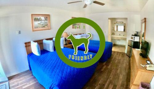Deluxe Queen Room with Two Queen Beds - Pet Friendly