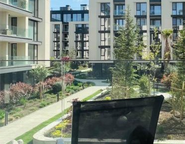 Apartment with Garden View