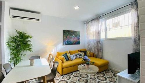 King Studio with Sofa Bed