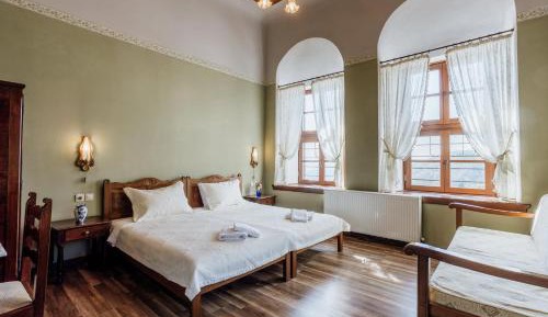 Triple Room with City View