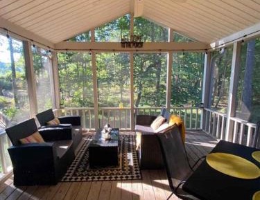 Three-Bedroom Holiday Home 