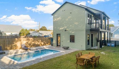 Three-Bedroom Holiday Home 