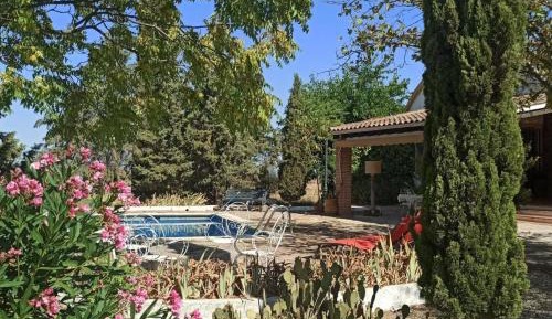 Villa with Garden View