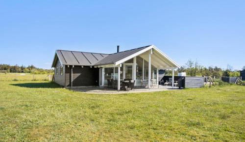 Three-Bedroom Holiday Home 