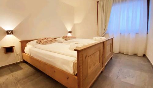 Two-Bedroom Deluxe Apartment