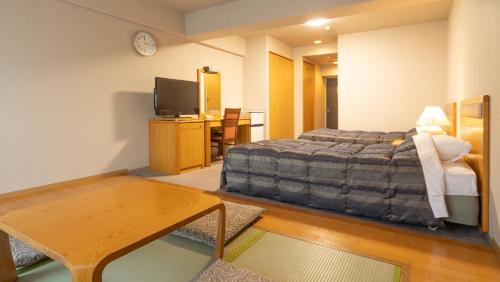 Room B with Tatami Area and Shower - Non-Smoking