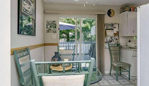 Family Room with Garden View