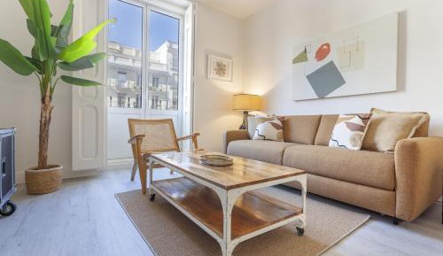 One-Bedroom Apartment IV