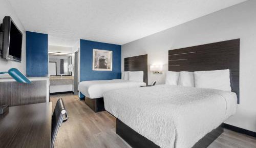 Queen Room with Two Queen Beds - Non-Smoking