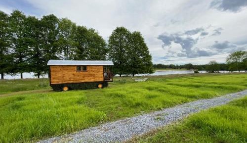 Bungalow - Water Front 