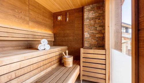 Superior Chalet #2 with sauna & bathtub inside