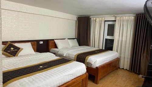 Quadruple Room with Private Bathroom