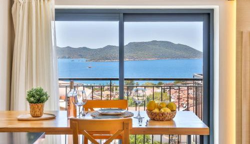 Deluxe Suite with Sea View
