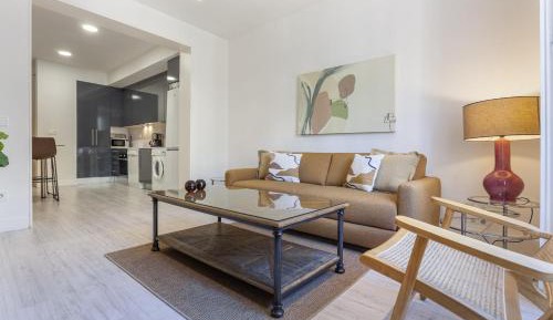 One-Bedroom Apartment I