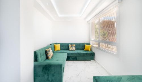Deluxe One-Bedroom Apartment