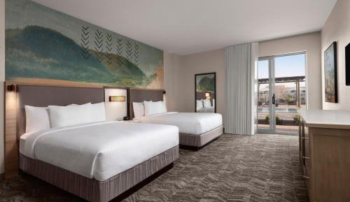 Poolside Queen Suite with Two Queen Beds and Patio