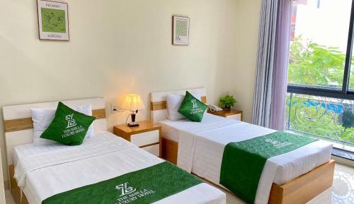 Twin Room with City View