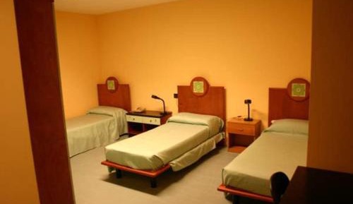 Economy Triple Room