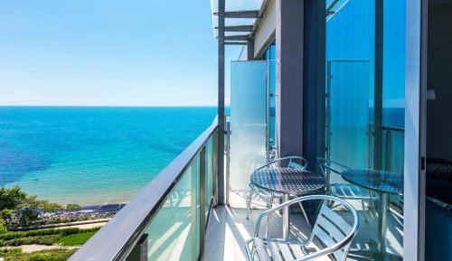 Double or Twin Room - Side Sea View